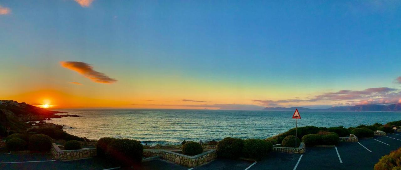 Sage At Whale Cove - Sea Facing Apartment ดิ เคลเดอร์ส ภายนอก รูปภาพ